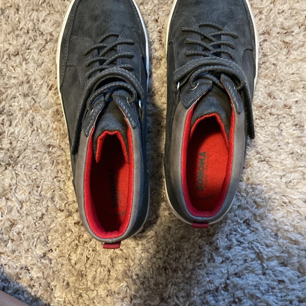 Sonoma size 5 boys shoes - Picture 5 of 5